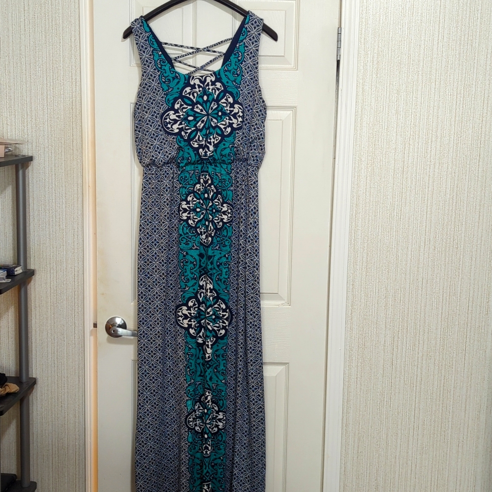Maurices sundress. Geometric pattern size large maxi. Will not wrinkle.